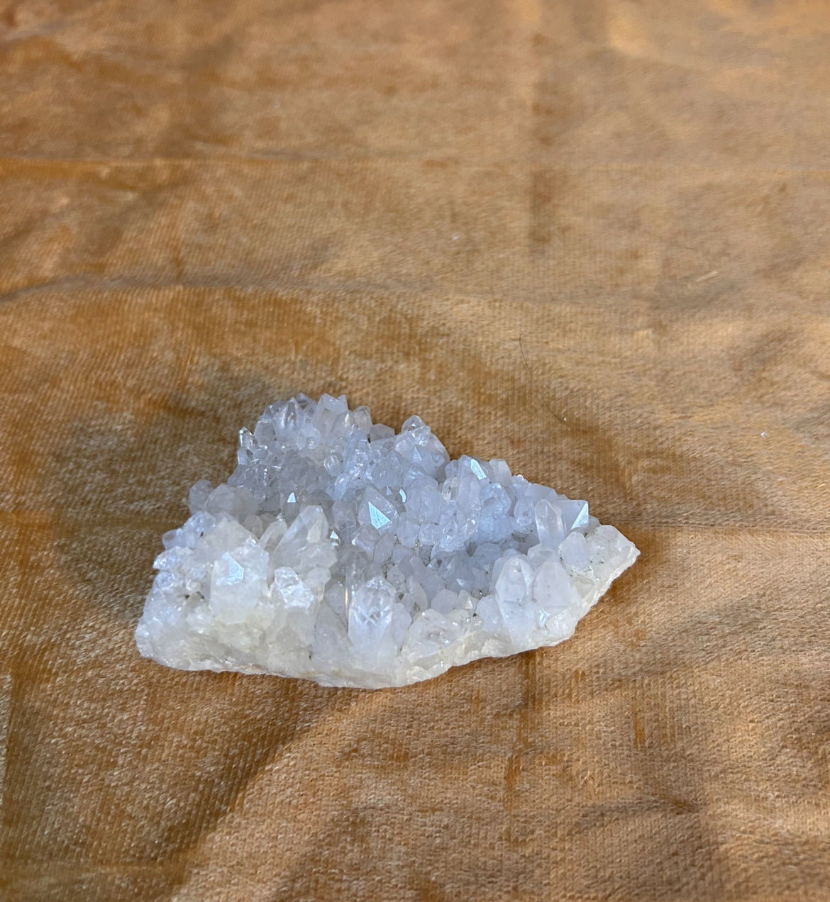 Quartz Cluster: 7 oz Clear Quartz Cluster (Cleansing + Renewal)