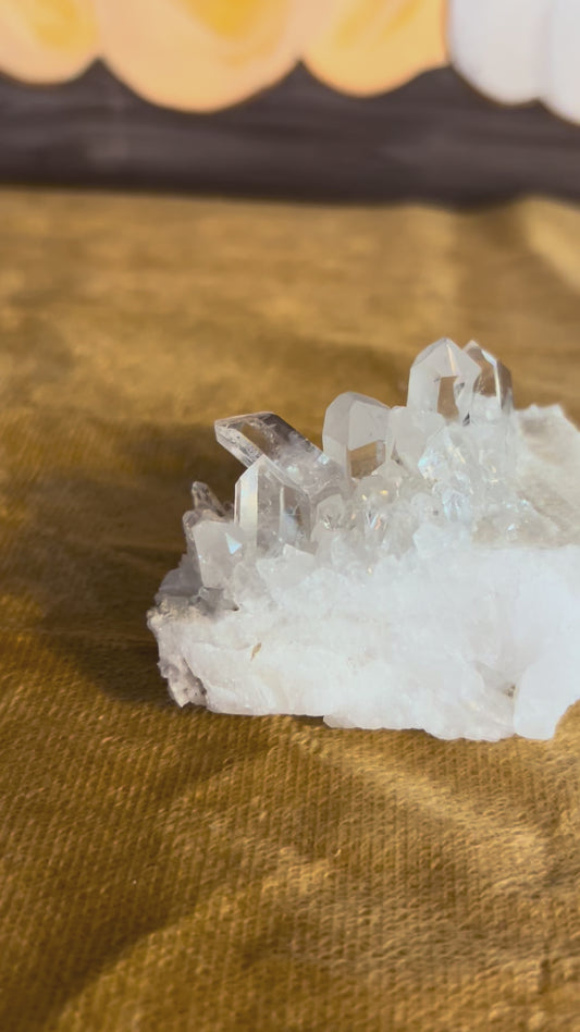 Quartz Cluster: 4.50 oz Clear Quartz Cluster with Rainbows (Mental Clarity)